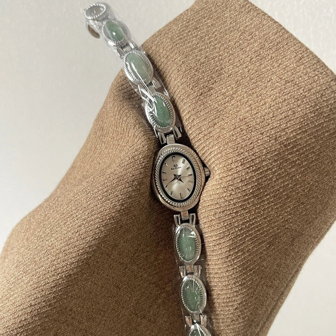 ZEYA - Aubrette Women's Watch - Luxury Jade Bracelet Quartz Timepiece, Elegant Gold Design